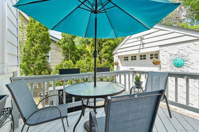 5 Bluebell Court, Garden City, NY 11530