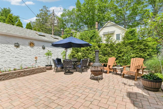 5 Bluebell Court, Garden City, NY 11530