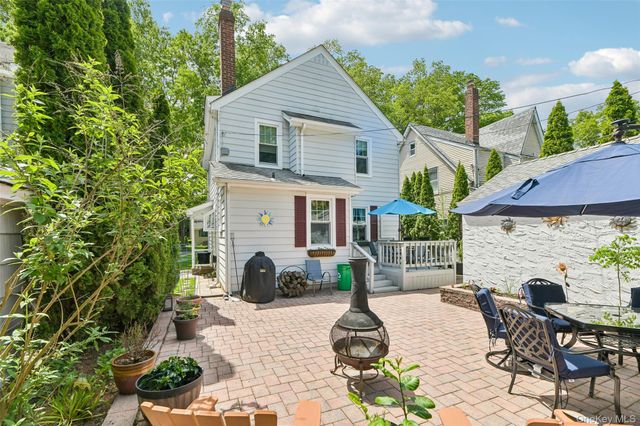 5 Bluebell Court, Garden City, NY 11530