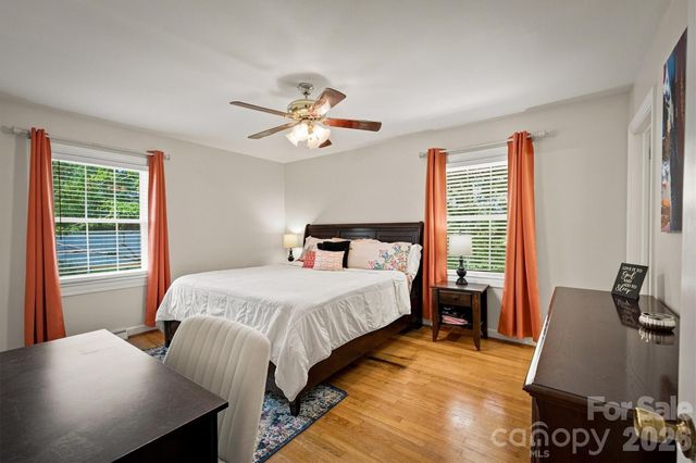 1009 Randolph Circle SE, Lenoir, NC 28645