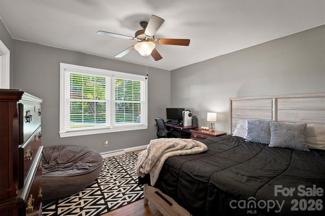 1009 Randolph Circle SE, Lenoir, NC 28645