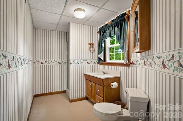 1009 Randolph Circle SE, Lenoir, NC 28645