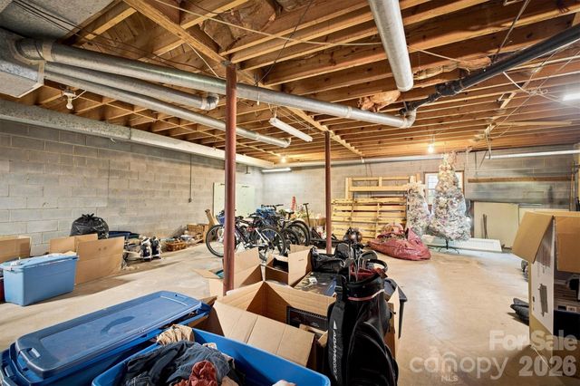 1009 Randolph Circle SE, Lenoir, NC 28645