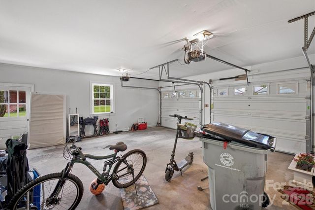 1009 Randolph Circle SE, Lenoir, NC 28645