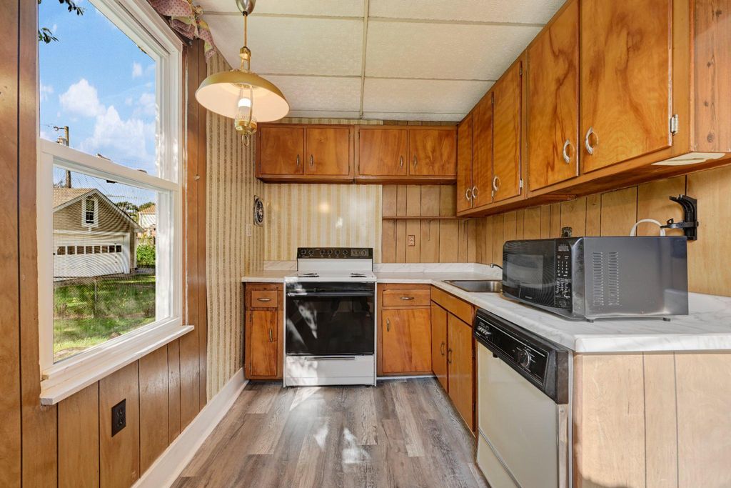 Image 22 of property listing at 6417 GILMORE ST, Gwynn Oak, MD 21207