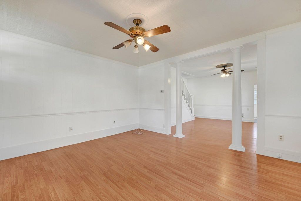 Image 9 of property listing at 6417 GILMORE ST, Gwynn Oak, MD 21207