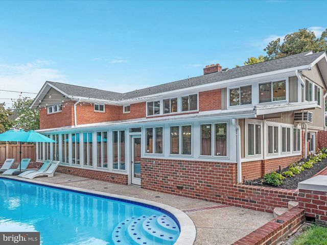1502 MIDDLEBURY DR, Alexandria, VA 22307