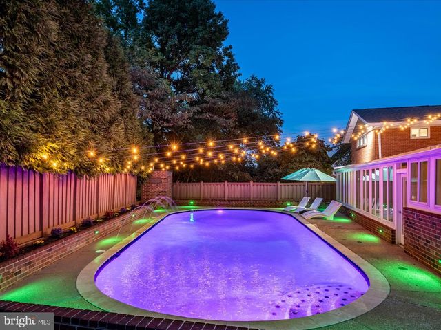 1502 MIDDLEBURY DR, Alexandria, VA 22307