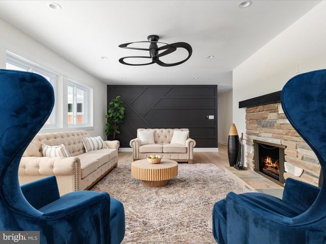 1502 MIDDLEBURY DR, Alexandria, VA 22307
