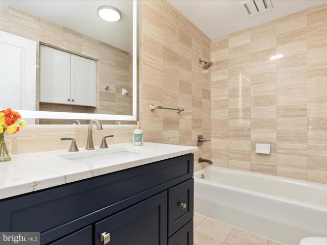 1502 MIDDLEBURY DR, Alexandria, VA 22307