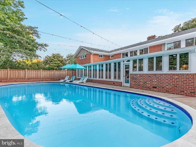 1502 MIDDLEBURY DR, Alexandria, VA 22307
