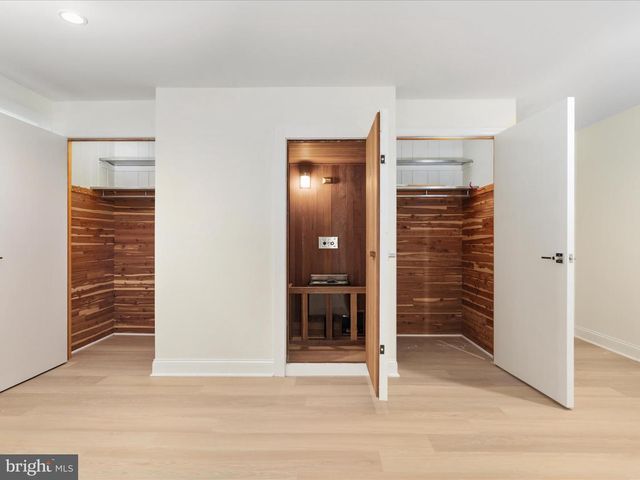 1502 MIDDLEBURY DR, Alexandria, VA 22307
