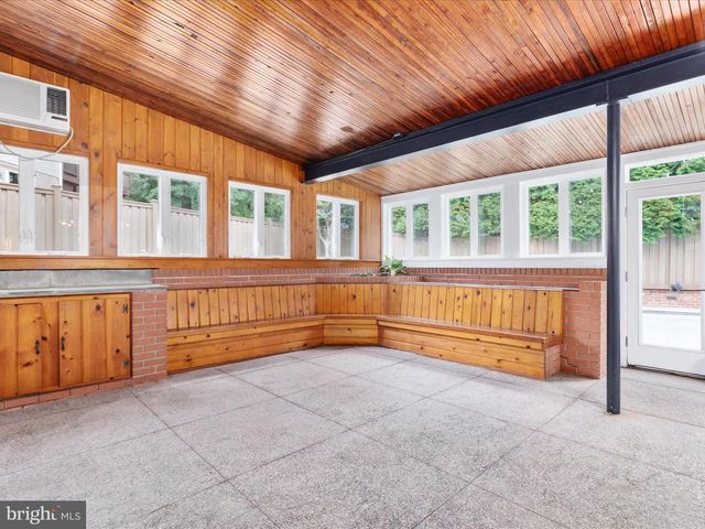 1502 MIDDLEBURY DR, Alexandria, VA 22307
