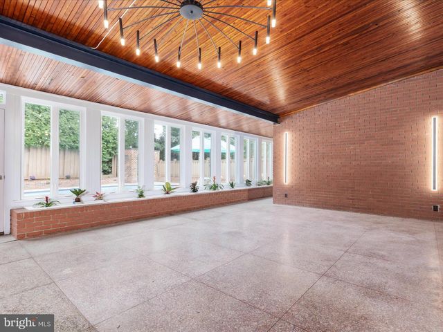 1502 MIDDLEBURY DR, Alexandria, VA 22307