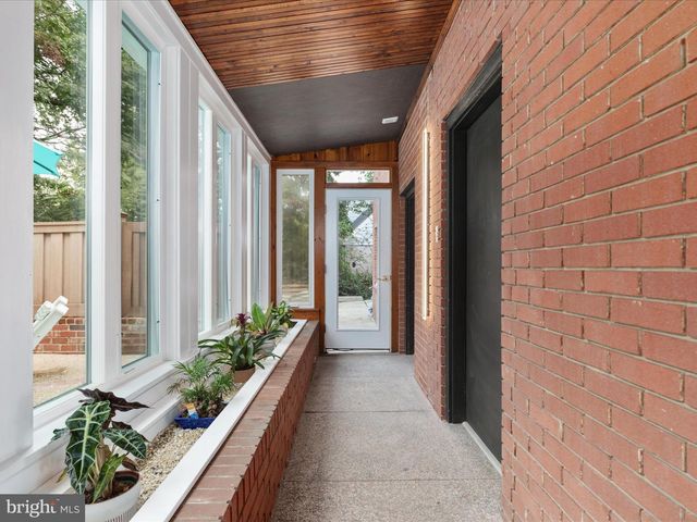 1502 MIDDLEBURY DR, Alexandria, VA 22307