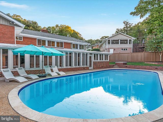 1502 MIDDLEBURY DR, Alexandria, VA 22307