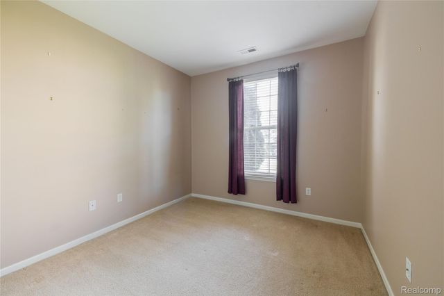 26624 Kirkway Circle, Woodhaven, MI 48183