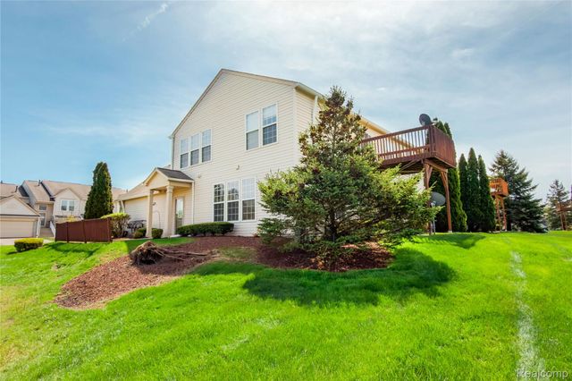 26624 Kirkway Circle, Woodhaven, MI 48183