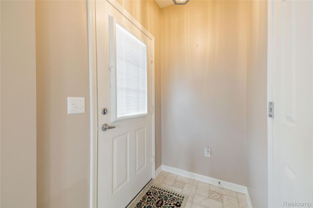 26624 Kirkway Circle, Woodhaven, MI 48183