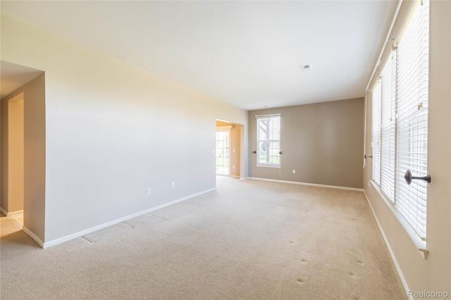 26624 Kirkway Circle, Woodhaven, MI 48183
