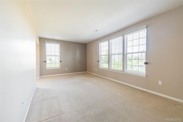 26624 Kirkway Circle, Woodhaven, MI 48183