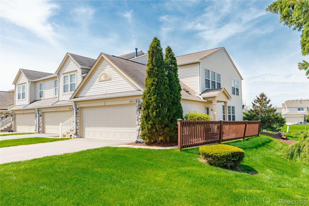 26624 Kirkway Circle, Woodhaven, MI 48183