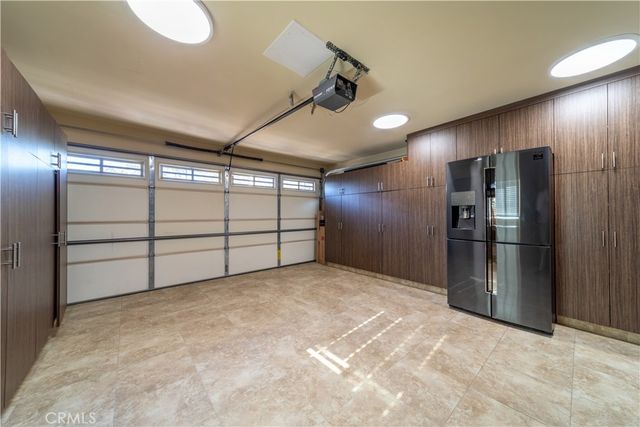 902 E WALNUT Avenue, Burbank, CA 91501
