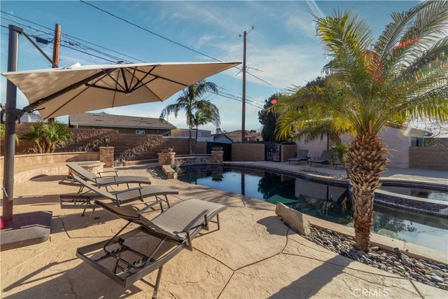 902 E WALNUT Avenue, Burbank, CA 91501