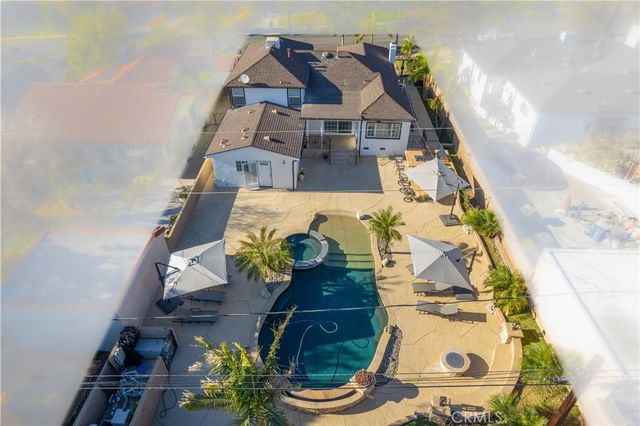902 E WALNUT Avenue, Burbank, CA 91501