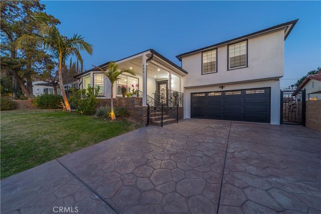 902 E WALNUT Avenue, Burbank, CA 91501