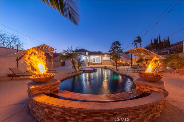 902 E WALNUT Avenue, Burbank, CA 91501