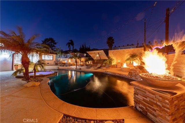 902 E WALNUT Avenue, Burbank, CA 91501