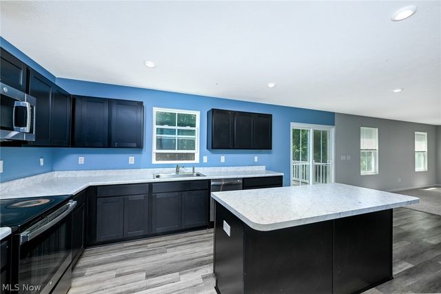 3220 Sunny Brook Drive, Akron, OH 44312