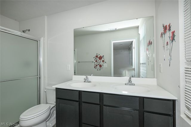 3220 Sunny Brook Drive, Akron, OH 44312