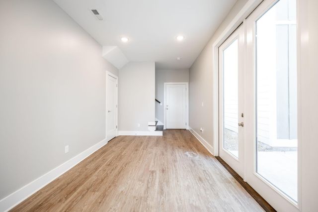 2360 E 18th Street, Chattanooga, TN 37404