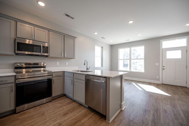2360 E 18th Street, Chattanooga, TN 37404