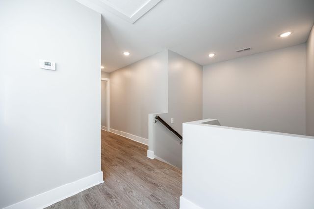 2360 E 18th Street, Chattanooga, TN 37404
