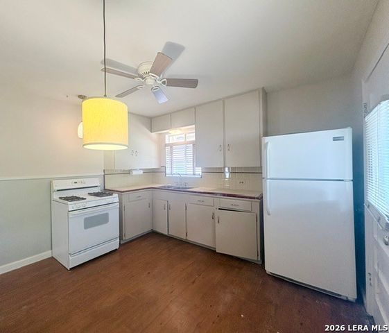 225 W Norwood Ct, San Antonio, TX 78212