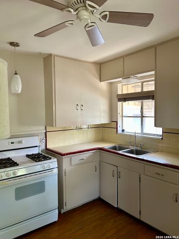 225 W Norwood Ct, San Antonio, TX 78212