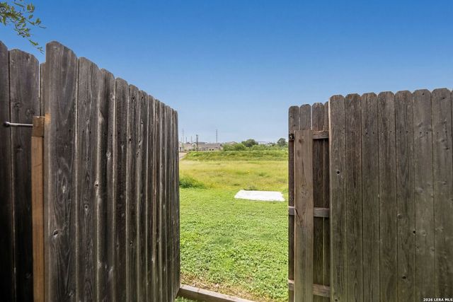 1206 Nashua Sq, San Antonio, TX 78245