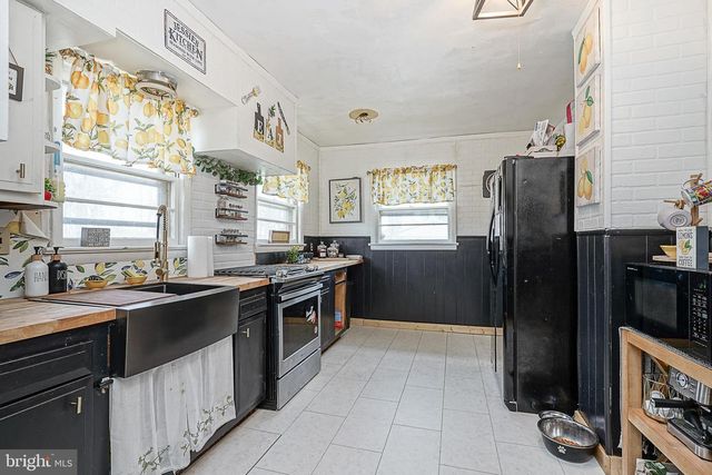 746 E MALAGA RD, Williamstown, NJ 08094
