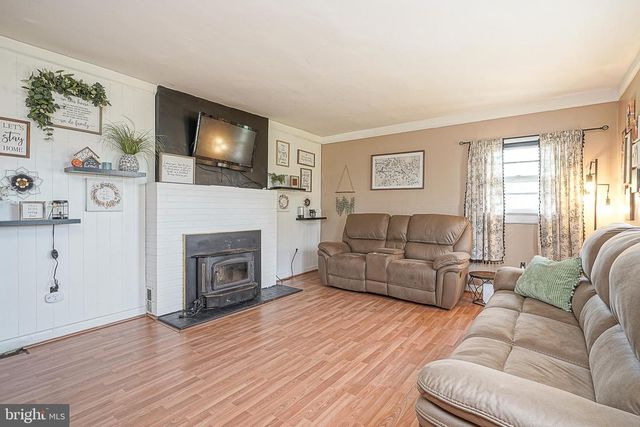 746 E MALAGA RD, Williamstown, NJ 08094