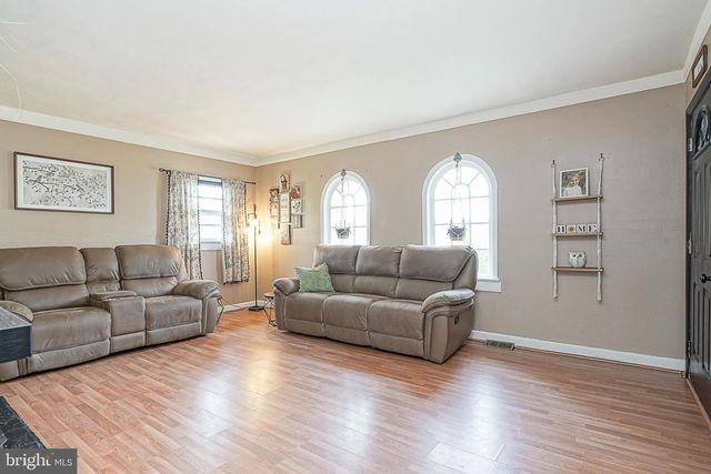 746 E MALAGA RD, Williamstown, NJ 08094