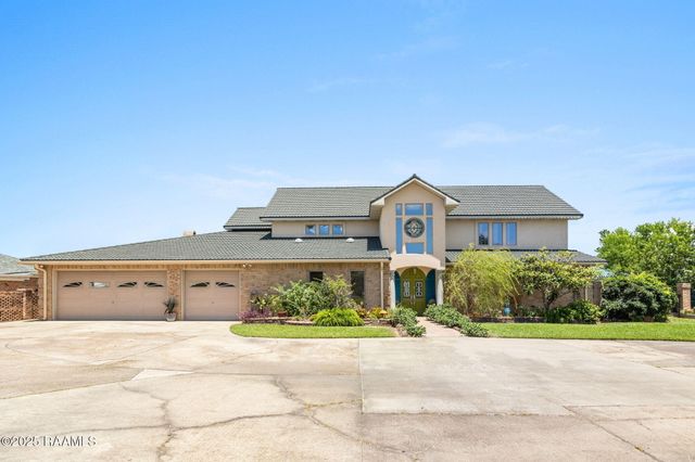 3840 Bluff Lane, Lake Charles, LA 70605