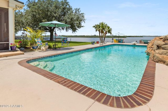 3840 Bluff Lane, Lake Charles, LA 70605