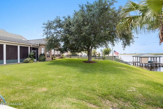3840 Bluff Lane, Lake Charles, LA 70605