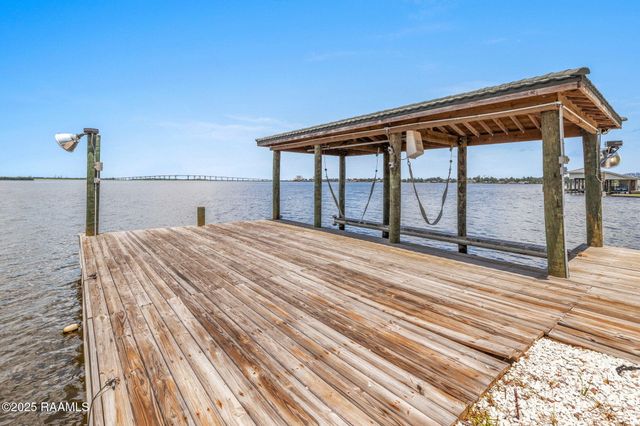 3840 Bluff Lane, Lake Charles, LA 70605