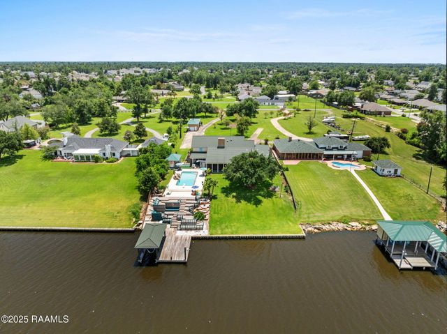 3840 Bluff Lane, Lake Charles, LA 70605