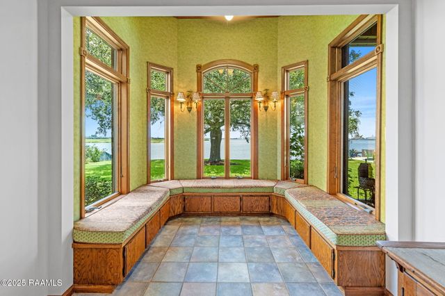 3840 Bluff Lane, Lake Charles, LA 70605