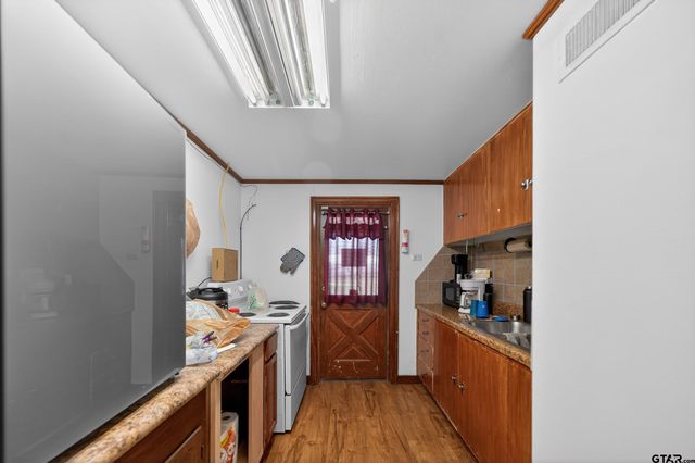 302 E South, Overton, TX 75684